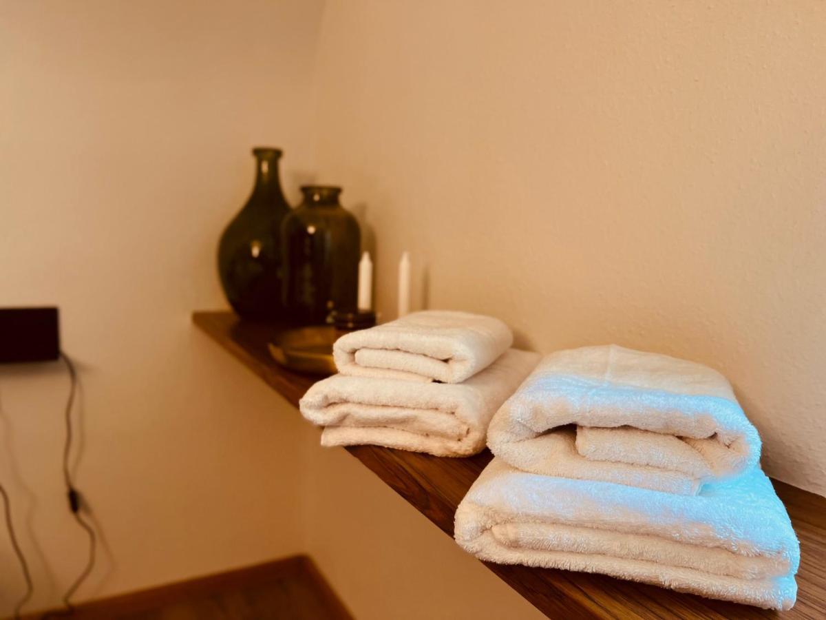 Blackncozy - Grosszuegiges Designappartement Mit Boxspringbetten Und Heimkino Фелдберг Екстериор снимка